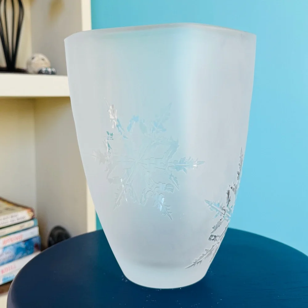 Vintage Villeroy & Boch Snowflake Wintertime Ice Crystal Vase